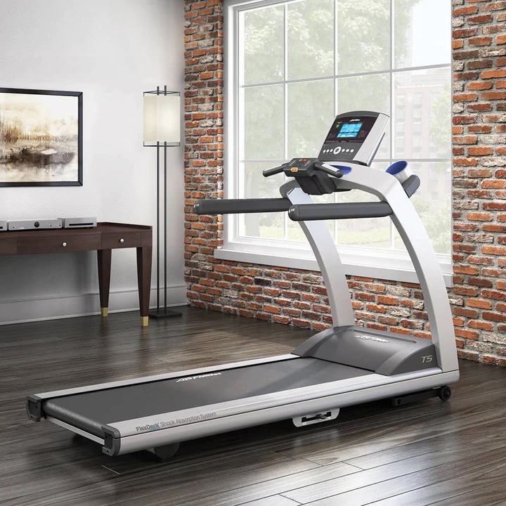 Life Fitness T5 Treadmill, Track Connect Console, Silver main