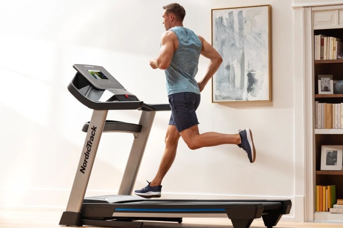Nordictrack EXP10i Treadmill man running