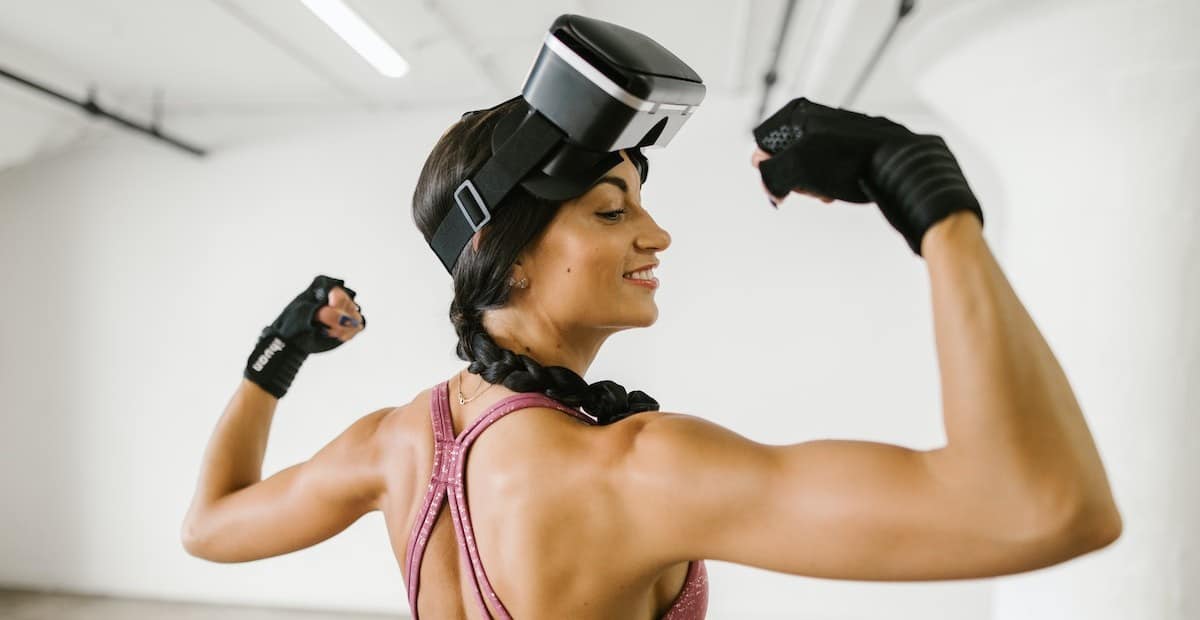Comparison of prices and features of the top three VR exercise machines