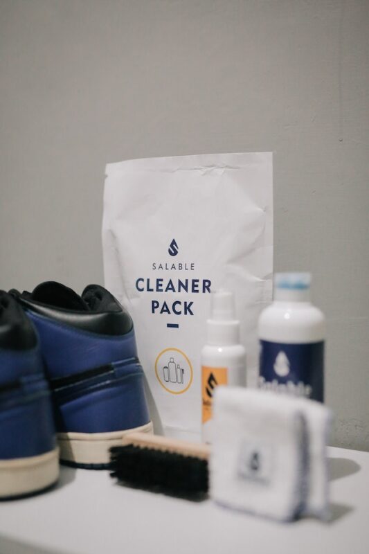 Shoes and cleaning materials